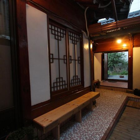 Icos Guesthouse 1 - Female Only Seúl Exterior foto